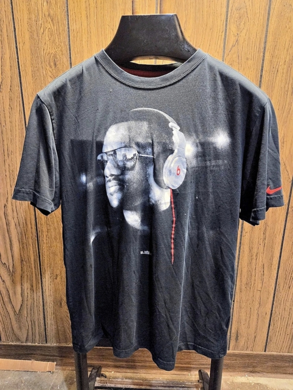 Nike LeBron James Beats By Dre Studio T-Shirt XL Black & Red Medium Dri Fit